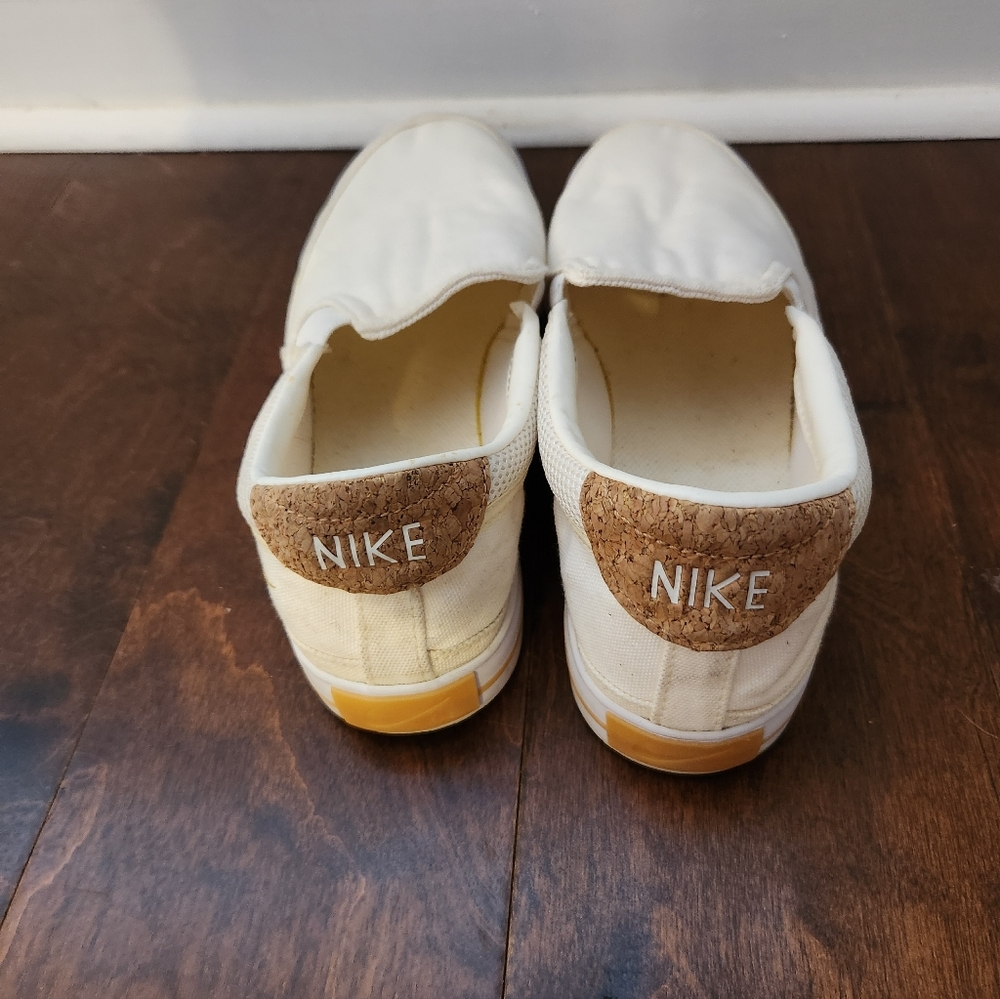 Nike Court Legacy Womens Slip-On Sneakers. White And Cork. 9.5